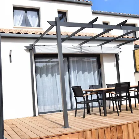 L'enclos De Nathan Et Robin Saint-Just (Herault)